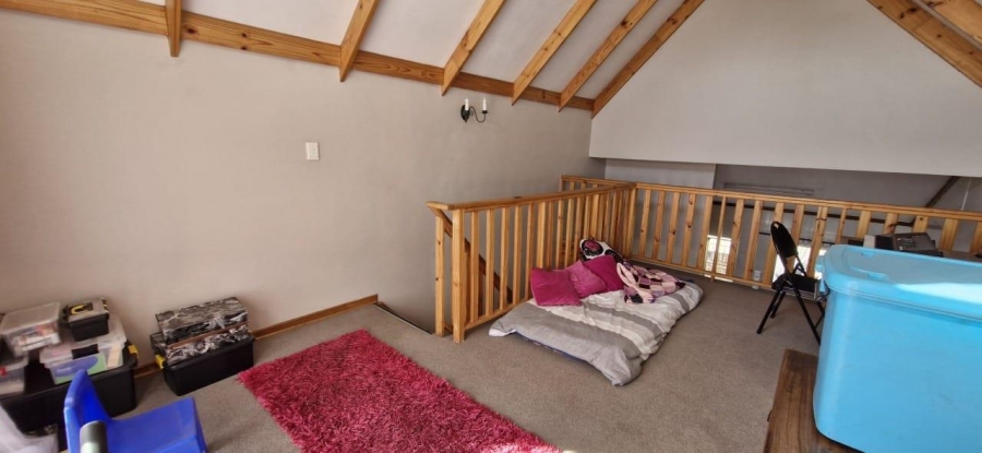 2 Bedroom Property for Sale in Langenhovenpark Free State